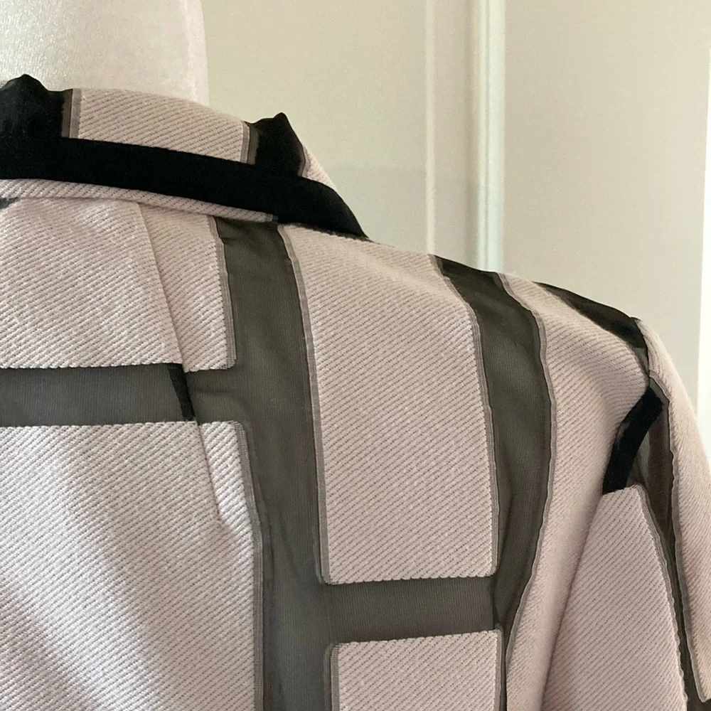 Carlisle White and Black Jacket with Geometric Design